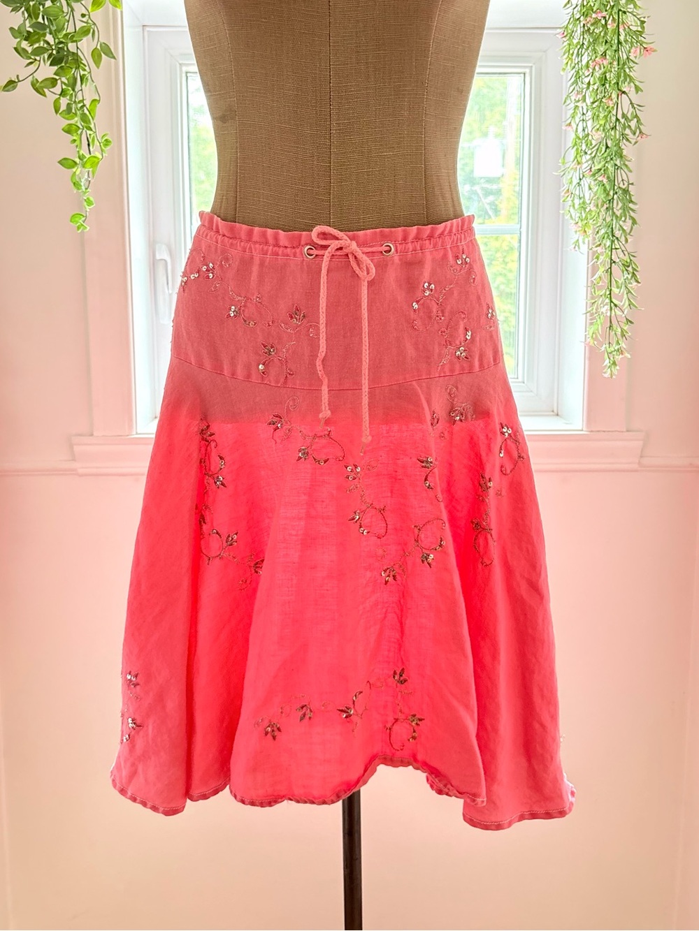 Women’s Pink Embroidered Linen Skirt